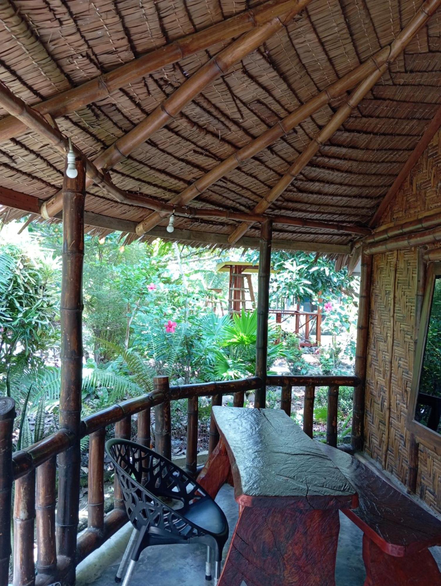 Magpie resto dan homestay Bukit Lawang Exterior foto